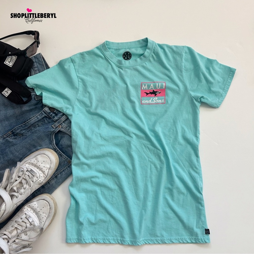 Maui and Sons Classic Shark T- Shirt
